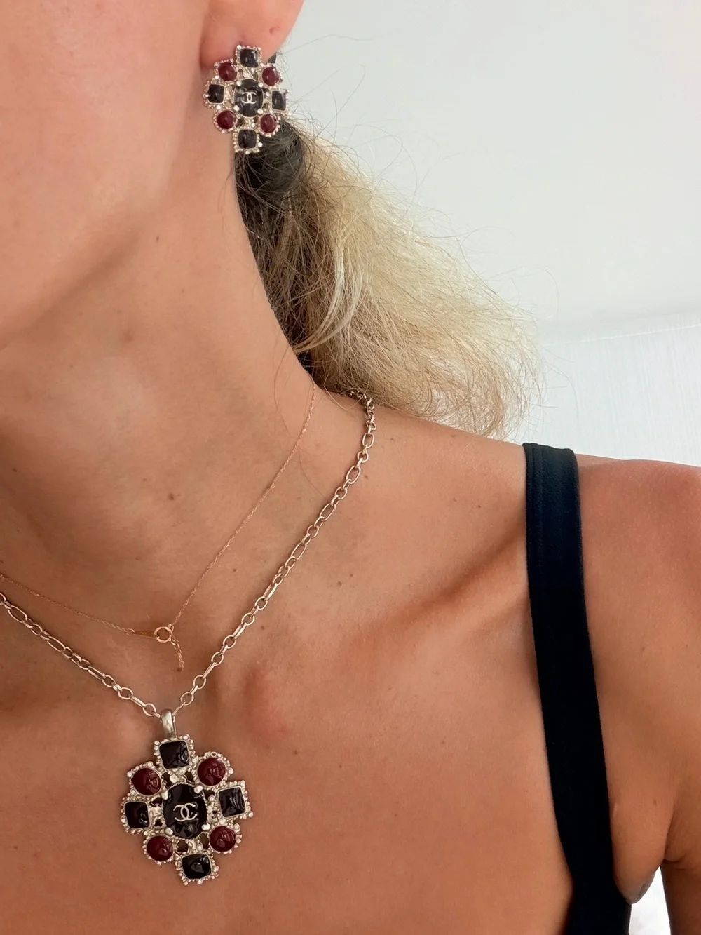 CHANEL post back